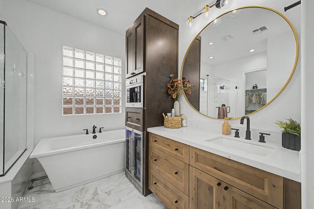 2279 E WARBLER Road, Gilbert, AZ 85297