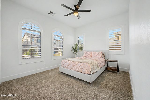 2279 E WARBLER Road, Gilbert, AZ 85297