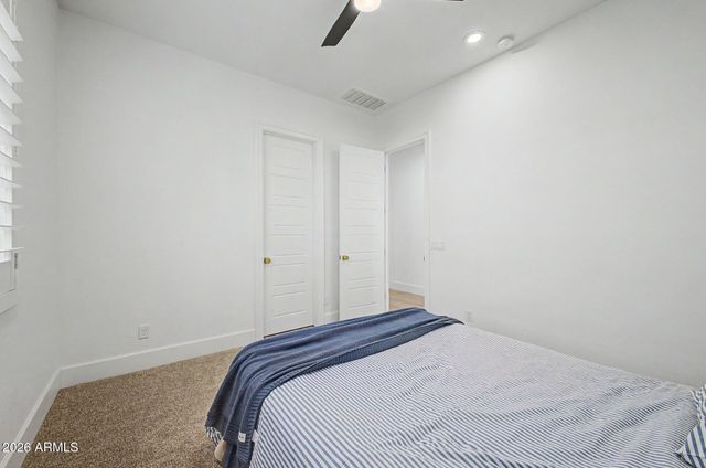 2279 E WARBLER Road, Gilbert, AZ 85297