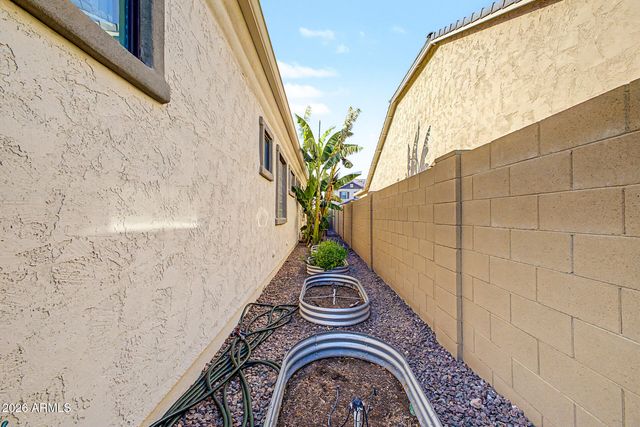 2279 E WARBLER Road, Gilbert, AZ 85297