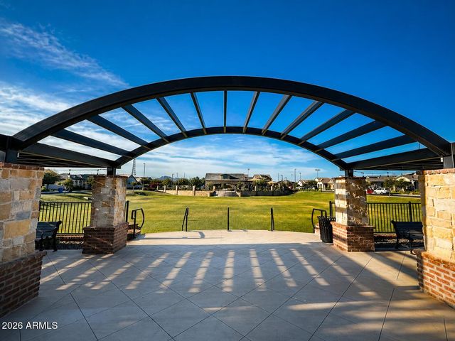 2279 E WARBLER Road, Gilbert, AZ 85297