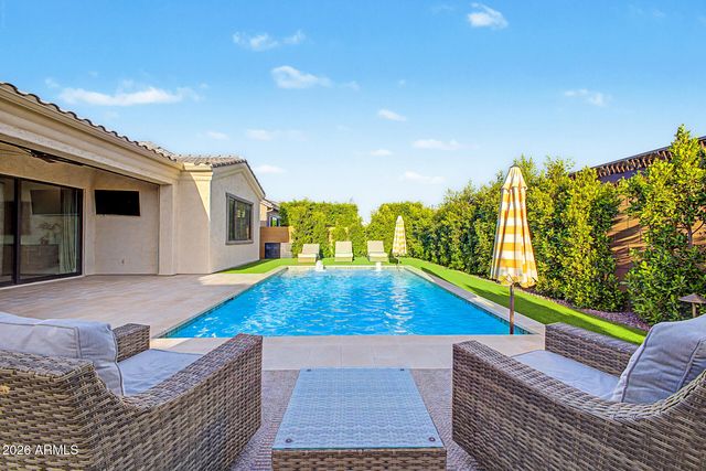 2279 E WARBLER Road, Gilbert, AZ 85297