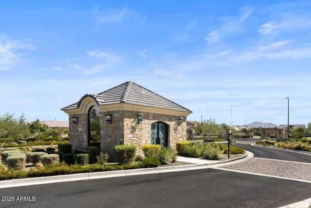 2279 E WARBLER Road, Gilbert, AZ 85297