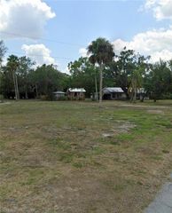 21150 Captain Nelson CT, Alva, FL 33920