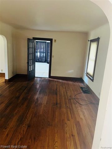 1735 Hemmeter Road, Saginaw, MI 48638