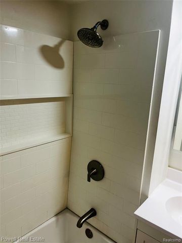 1735 Hemmeter Road, Saginaw, MI 48638