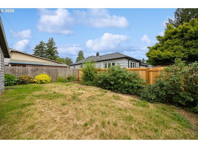 7615 Ne MULTNOMAH St, Portland, OR 97213