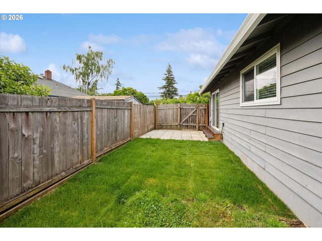 7615 Ne MULTNOMAH St, Portland, OR 97213