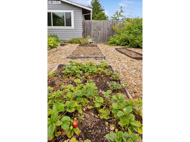 7615 Ne MULTNOMAH St, Portland, OR 97213