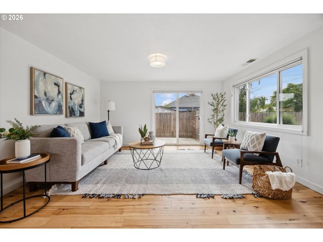 7615 Ne MULTNOMAH St, Portland, OR 97213