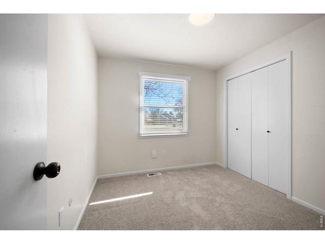 1217 Hunter Ct, Longmont, CO 80501