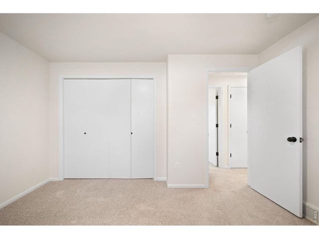 1217 Hunter Ct, Longmont, CO 80501