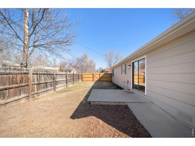 1217 Hunter Ct, Longmont, CO 80501