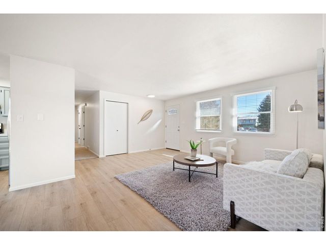 1217 Hunter Ct, Longmont, CO 80501