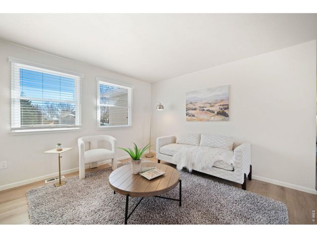 1217 Hunter Ct, Longmont, CO 80501