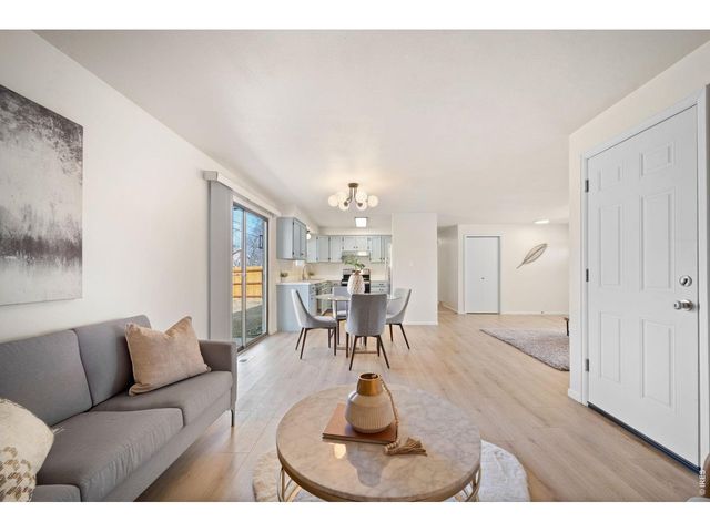 1217 Hunter Ct, Longmont, CO 80501