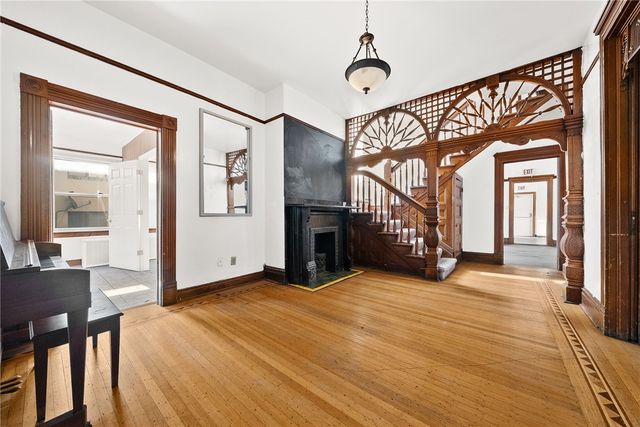 910 E Maiden St, City Of Washington, PA 15301