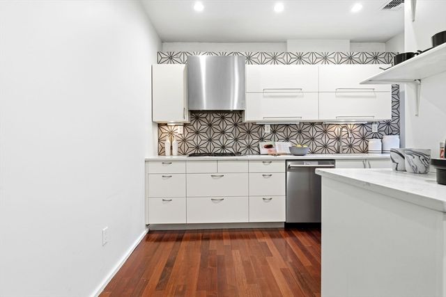 1692 Washington 2, Boston, MA 02118
