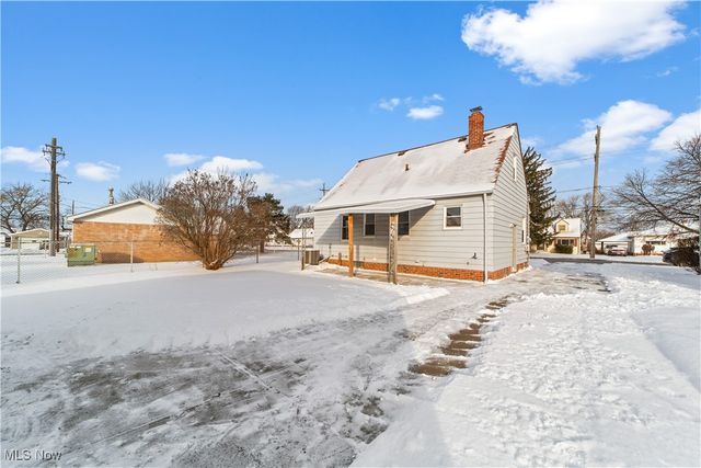 16379 Hummel Road, Brook Park, OH 44142