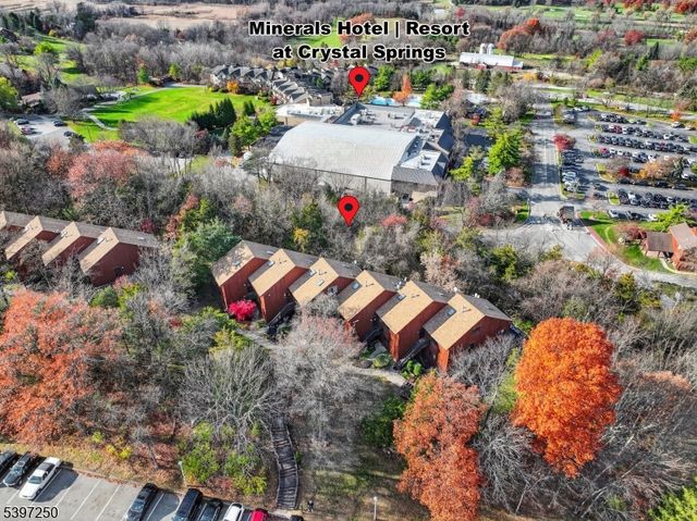 2 Sugarbowl Ct 4 4, Vernon Twp., NJ 07462