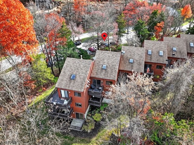 2 Sugarbowl Ct 4 4, Vernon Twp., NJ 07462