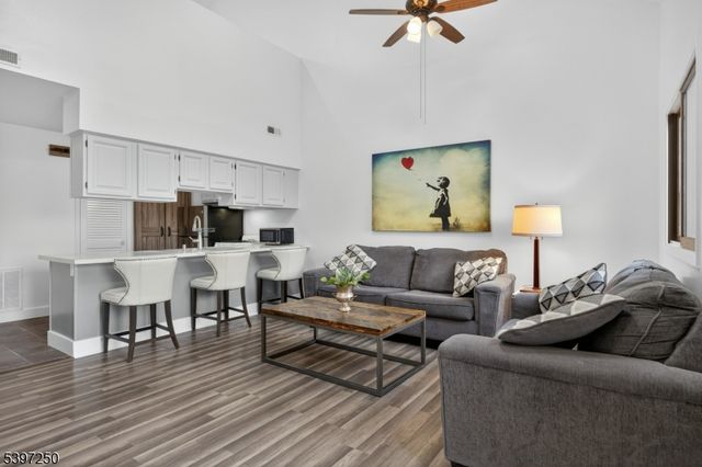 2 Sugarbowl Ct 4 4, Vernon Twp., NJ 07462