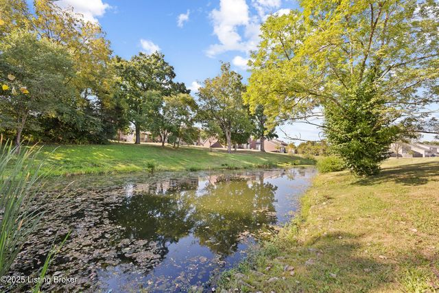 8412 Arbor Meadow Way, Louisville, KY 40228