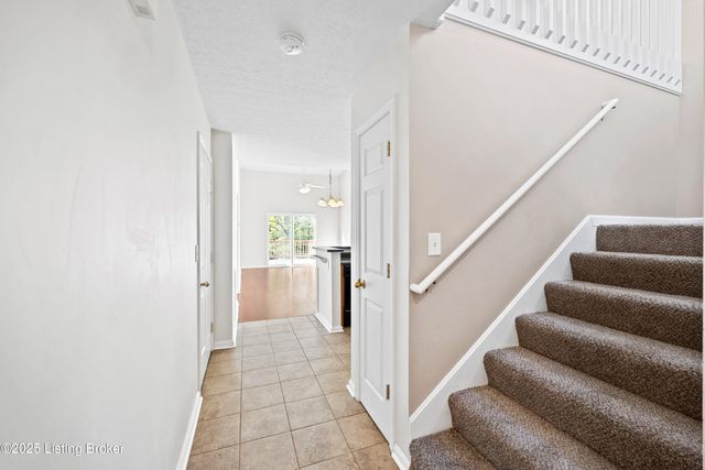 8412 Arbor Meadow Way, Louisville, KY 40228