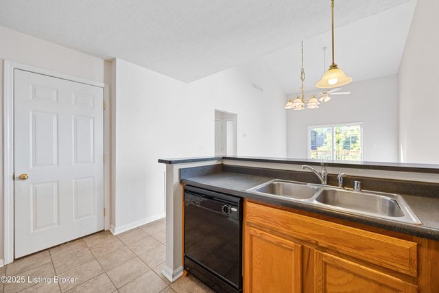 8412 Arbor Meadow Way, Louisville, KY 40228