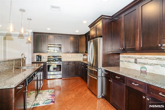 2102 Freeman Way 2102, Allendale, NJ 07401