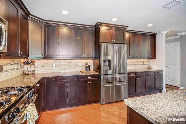 2102 Freeman Way 2102, Allendale, NJ 07401