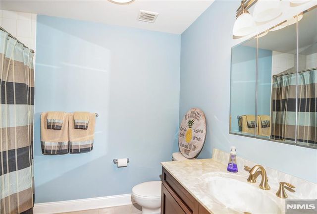 2102 Freeman Way 2102, Allendale, NJ 07401