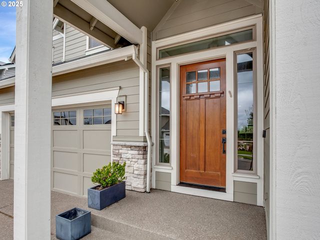 4057 HERON Dr, West Linn, OR 97068