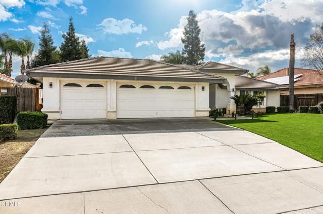 10103 Wentworth Court, Bakersfield, CA 93311