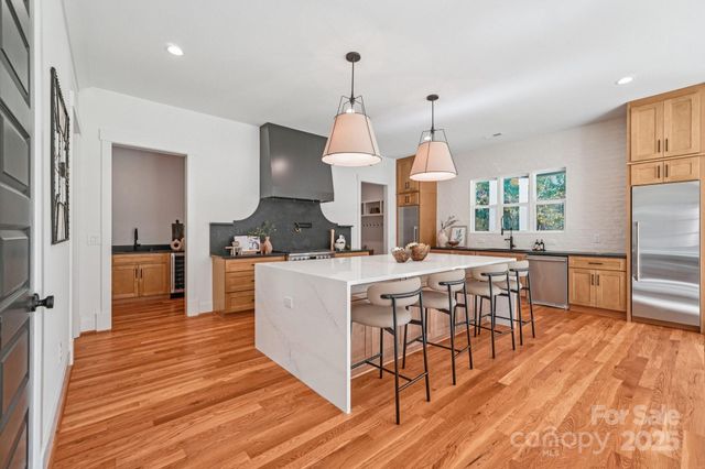 132 Sardis Lane, Charlotte, NC 28270