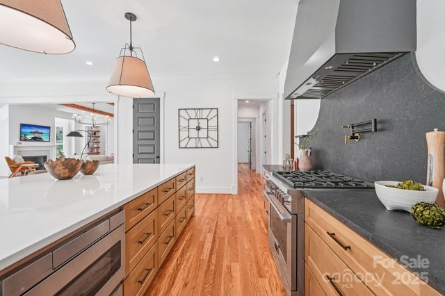 132 Sardis Lane, Charlotte, NC 28270