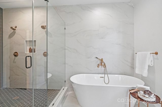 132 Sardis Lane, Charlotte, NC 28270