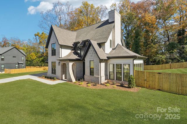 132 Sardis Lane, Charlotte, NC 28270