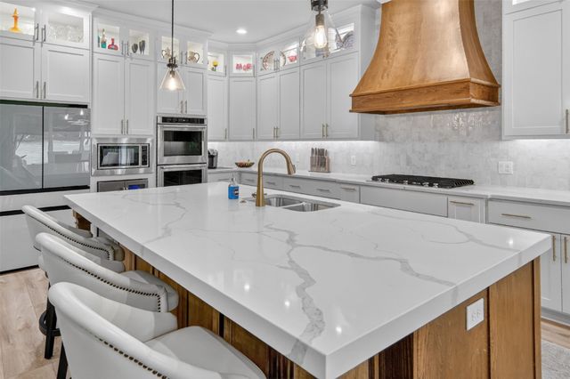 257 Martin Drive, Granbury, TX 76049