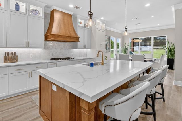 257 Martin Drive, Granbury, TX 76049