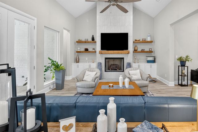 257 Martin Drive, Granbury, TX 76049