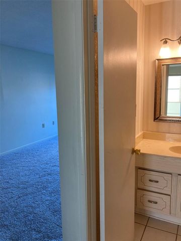 5750 80TH STREET N C202, St Petersburg, FL 33709