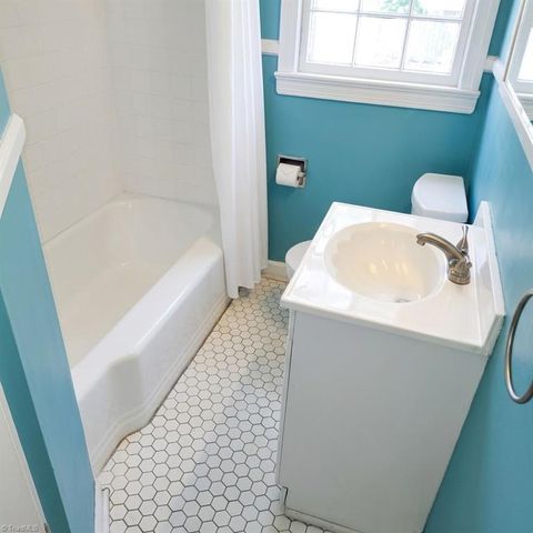 2345 Cherokee Lane 1, Winston-salem, NC 27103
