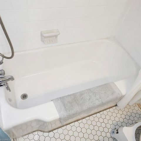 2345 Cherokee Lane 1, Winston-salem, NC 27103