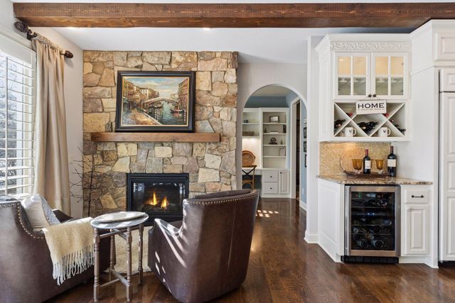 10005 Trails End Road, Chanhassen, MN 55317