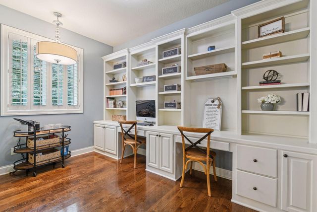 10005 Trails End Road, Chanhassen, MN 55317