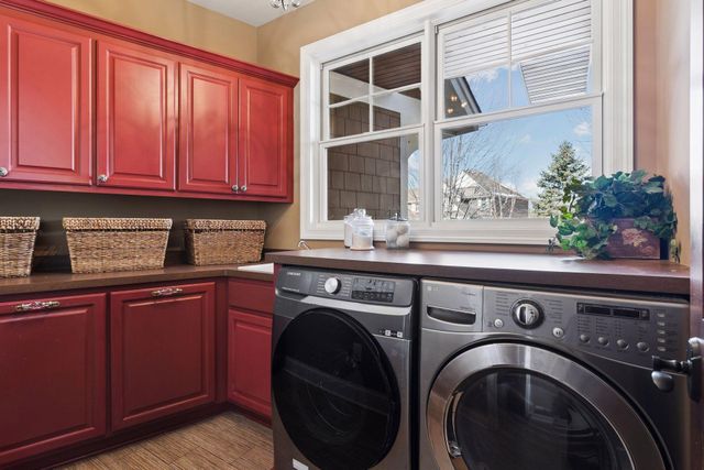 10005 Trails End Road, Chanhassen, MN 55317