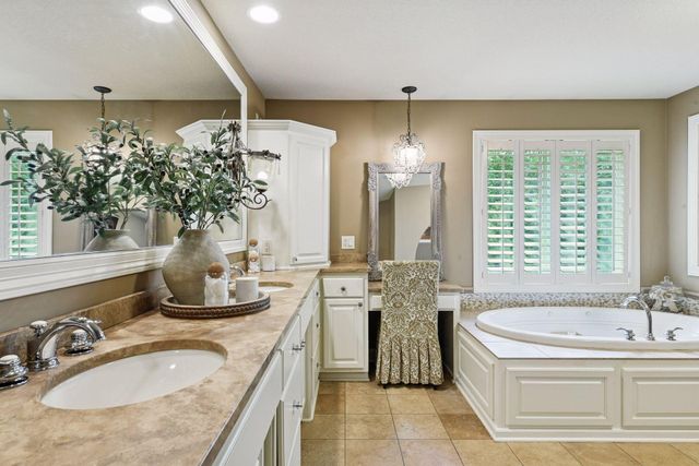 10005 Trails End Road, Chanhassen, MN 55317