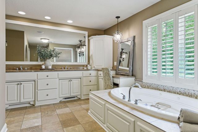 10005 Trails End Road, Chanhassen, MN 55317