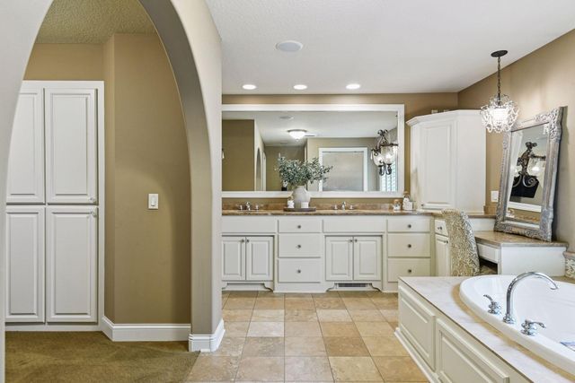 10005 Trails End Road, Chanhassen, MN 55317